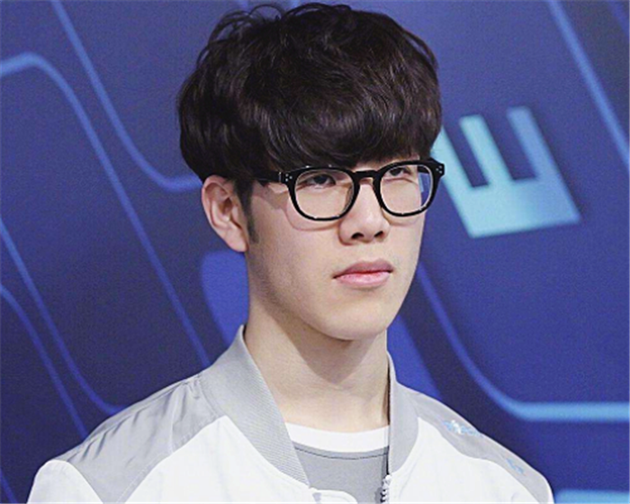 TheShy官方宣布晋级下一阶段新规，西班牙队引发争议！再创辉煌时刻-爱游戏体育官网